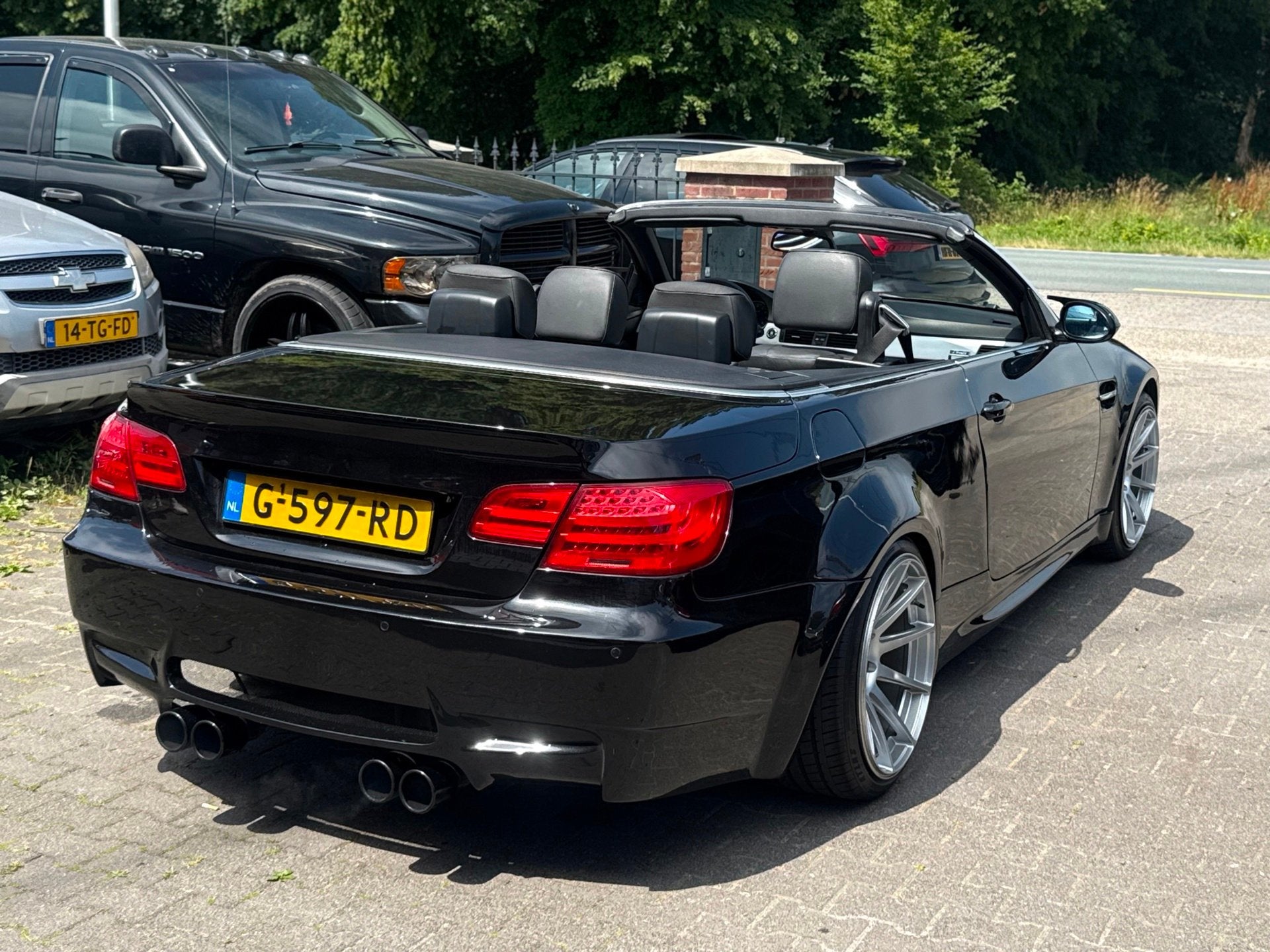 BMW 3-serie Cabrio 325i M3 WIDE BODYKIT/CUSTOM/LEDER/STLVRM/, Auto's, BMW, 13 km/l, Achterwielaandrijving, Gebruikt, Zwart
