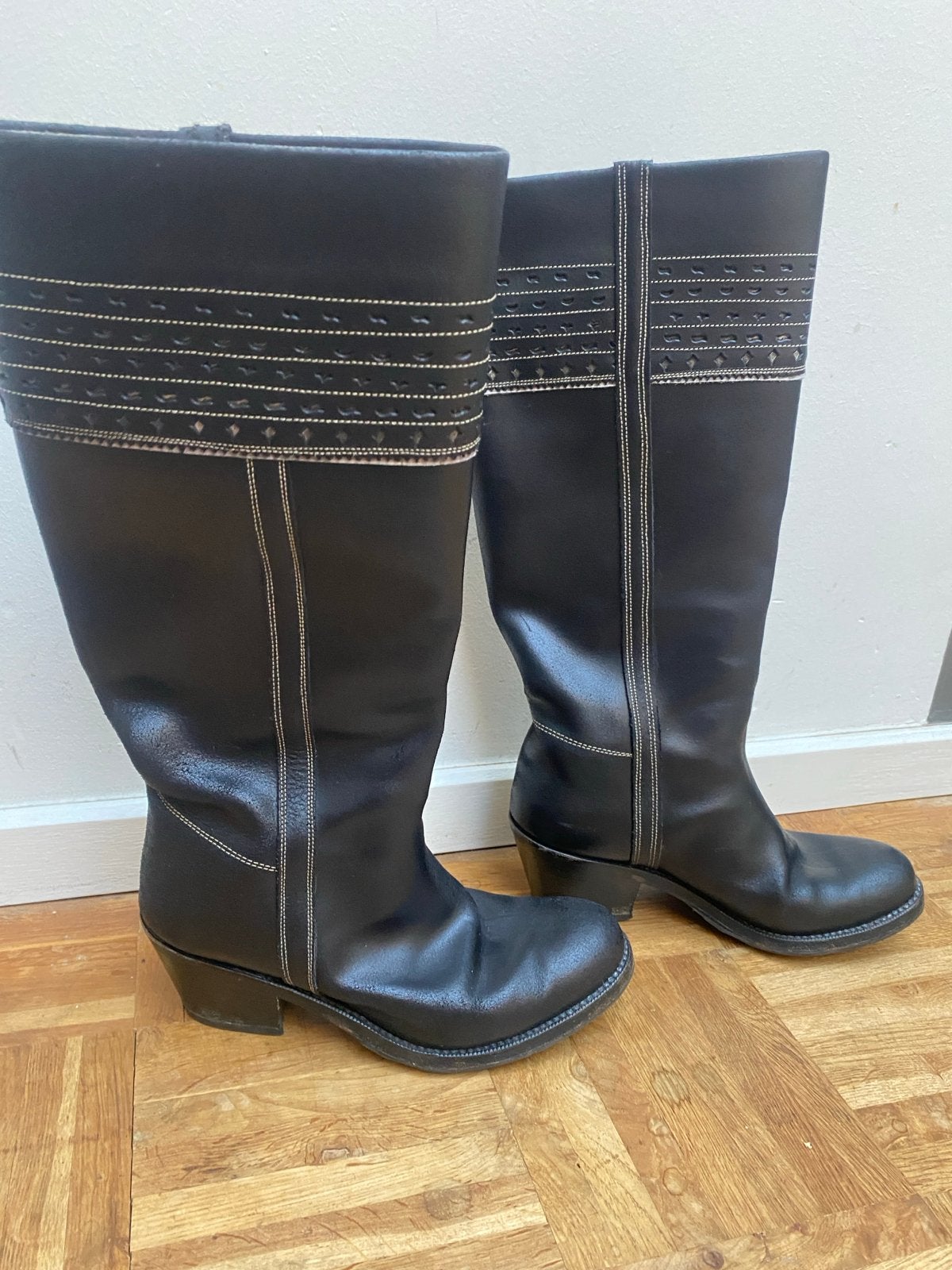 Spaanse lederen SL line laarzen met borduursel., Kleding | Dames, Ophalen of Verzenden, Zo goed als nieuw, Zwart, Hoge laarzen
