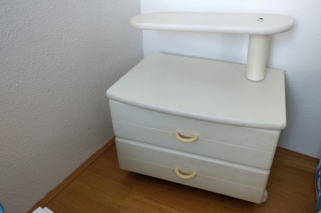 1 nachtkastje verrijdbaar in retro-stijl, Huis en Inrichting, Ophalen, Gebruikt, 55 tot 70 cm, 45 tot 65 cm