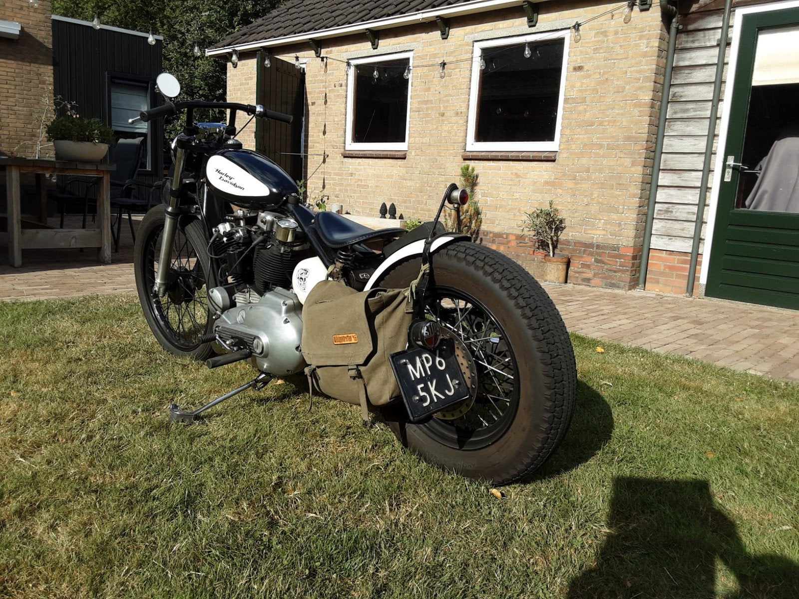 Harley Davidson 1000 cc hardtail bobber., Particulier