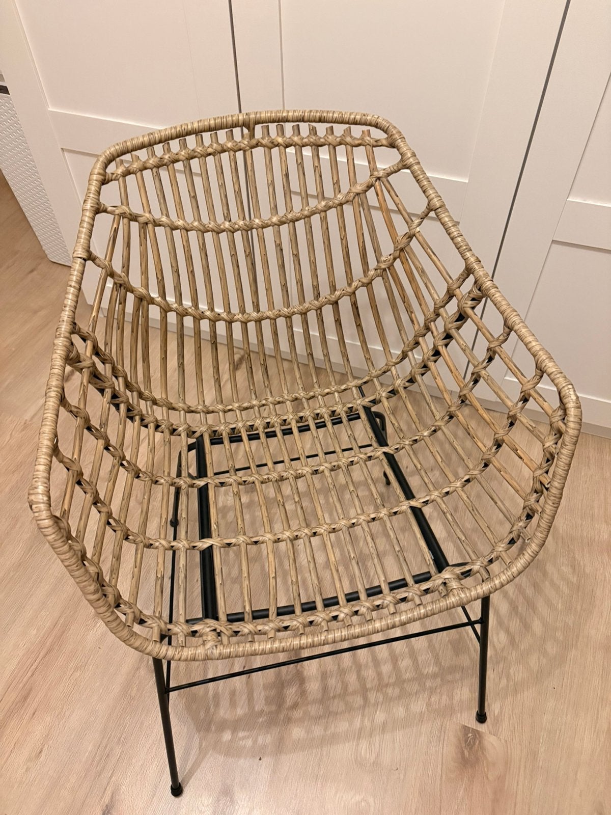 Kuipstoel, Huis en Inrichting, Stoelen, Ophalen, Zo goed als nieuw, Zwart, Eén