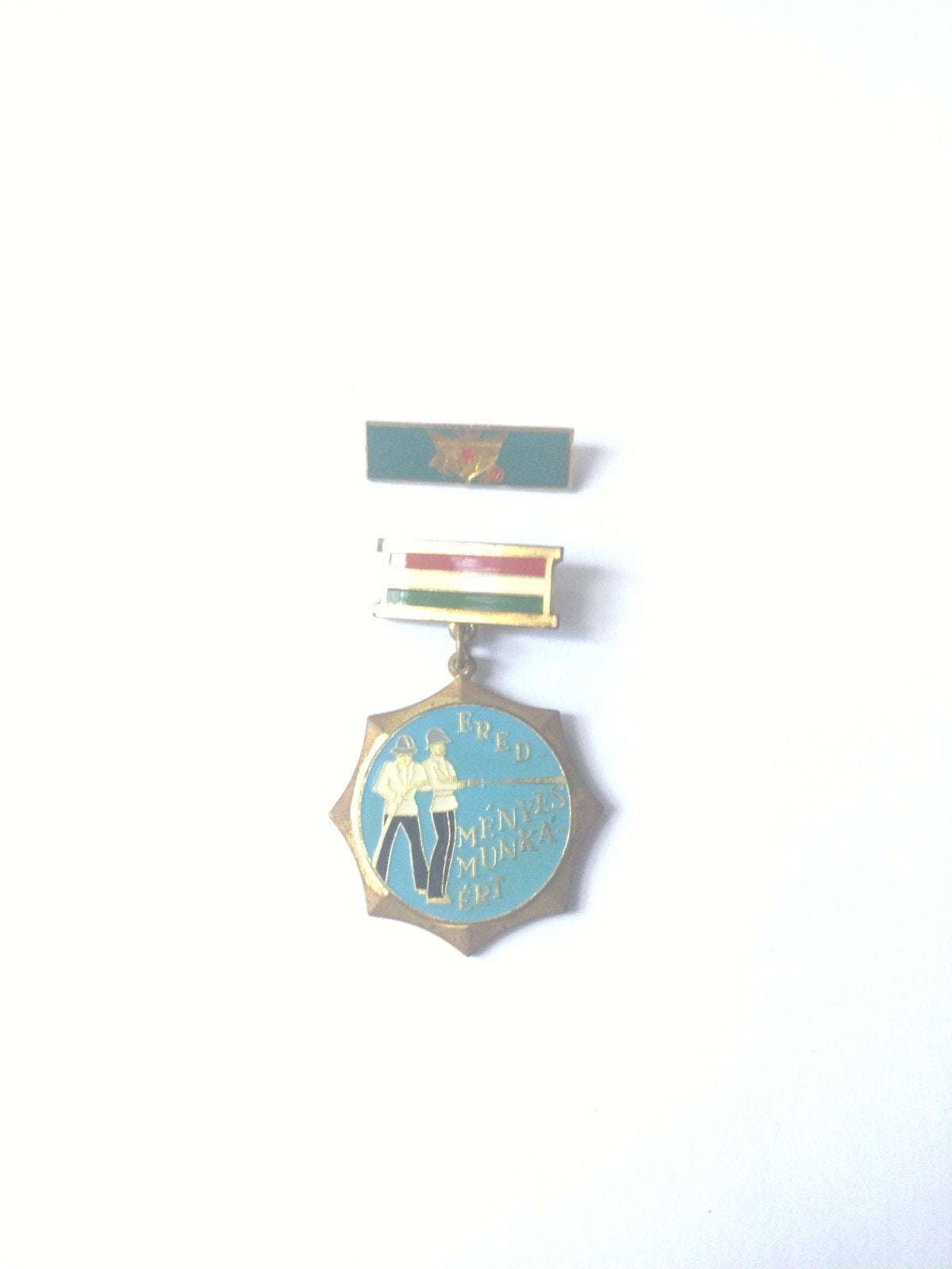Brandweer Hongarije medaille + speld, Verzamelen, Ophalen of Verzenden, Nederland, Lintje, Medaille of Wings