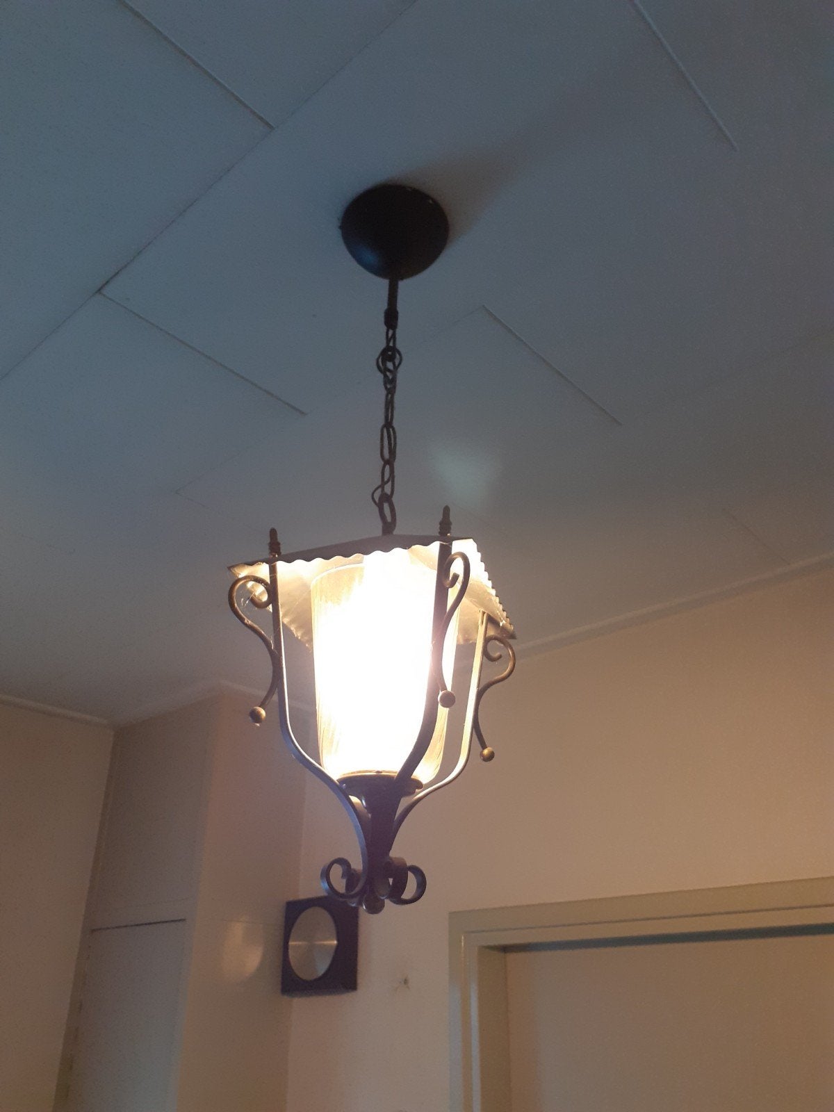 Vierkante hanglamp smeedijzer met amberkleurig glas, Ophalen, E27 (groot), Vintage glas smeedijzer, Glas