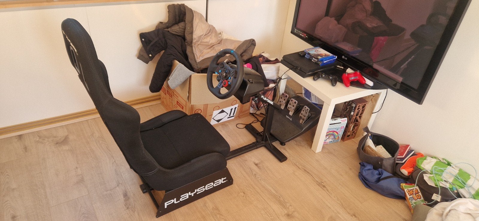 Playseat met playstation 4 en spellen/controllers etc., Ophalen, Gebruikt, Met 2 controllers, Slim