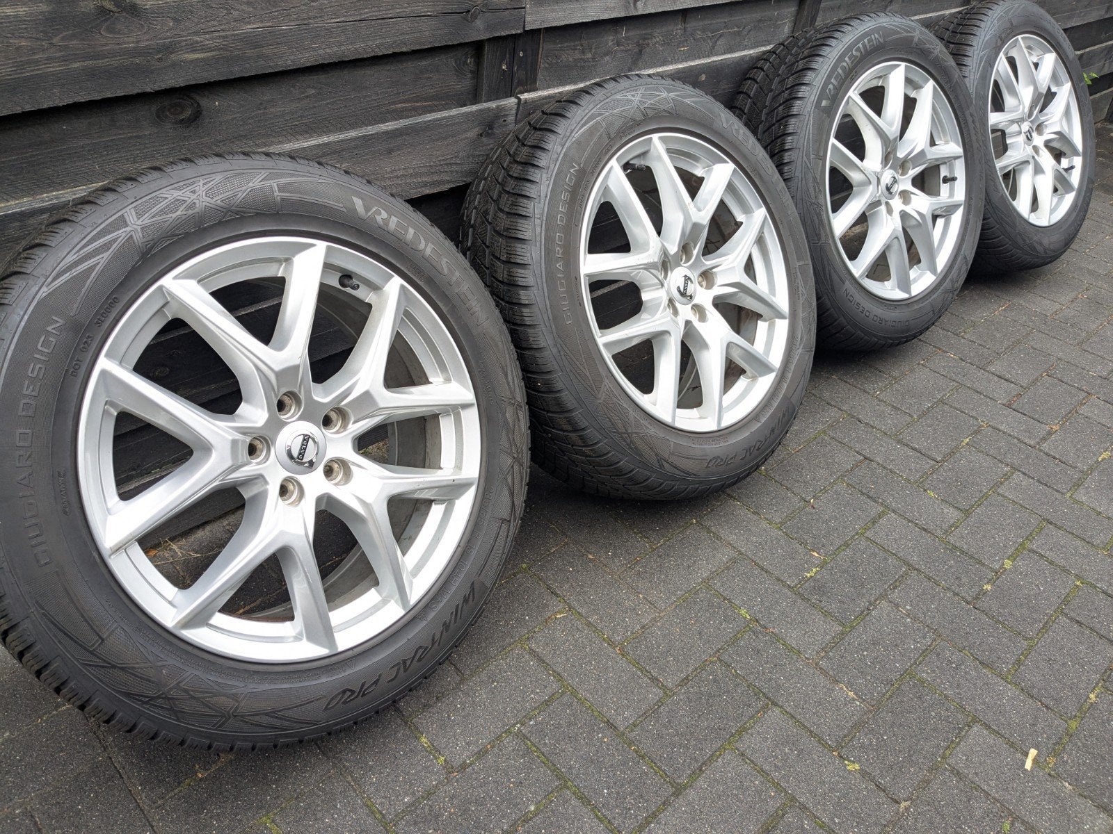 VOLVO XC40 XC60 WINTERSET 235/55/18 104H .GOED PROFIEL., Auto-onderdelen, Banden en Velgen, Ophalen, 18 inch, Winterbanden, 235 mm