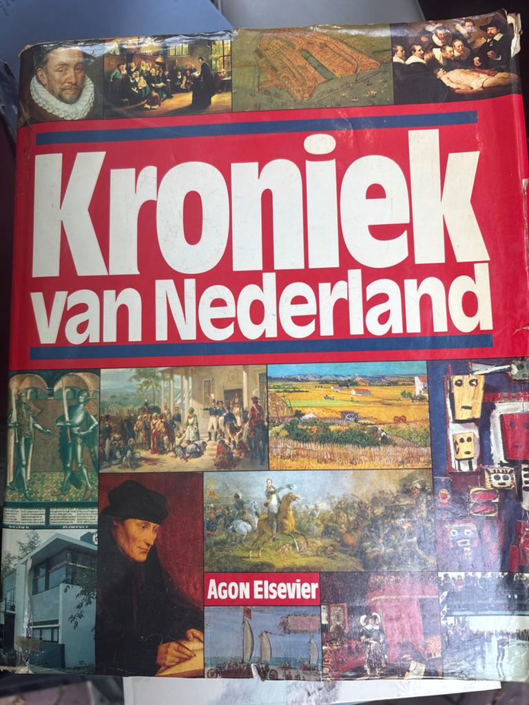 KRONIEK van Nederland - Geschiedenisboek, Ophalen of Verzenden, 20e eeuw of later, Gelezen