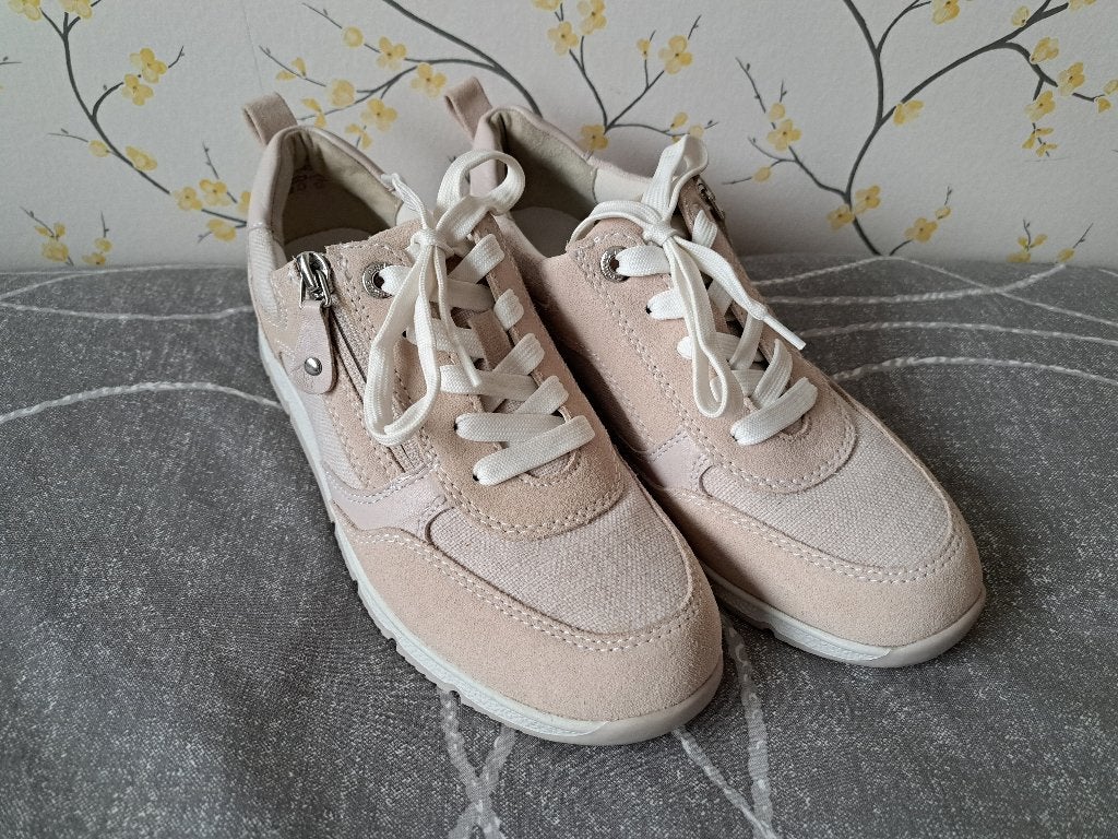 Fijne sneakers merk Medicus maat 5,5 (38,5-39) NIEUW, Medicus, Beige, Nieuw, Ophalen of Verzenden