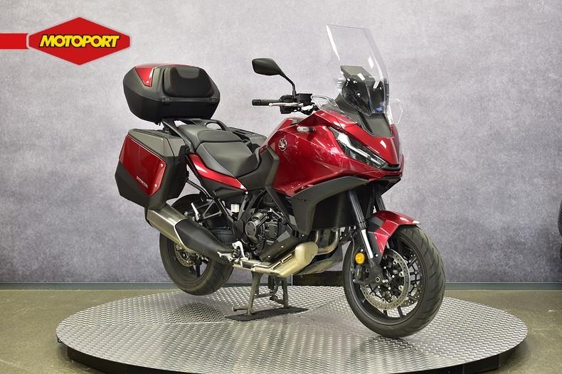Honda NT 1100 DCT (bj 2025), Motoren, Motoren | Honda, Honda Motor Europe, Bedrijf, Crystal Bldng B-Unit B11.2 Rivium Blv200
2909 LK  Capelle aan den IJsel, NL