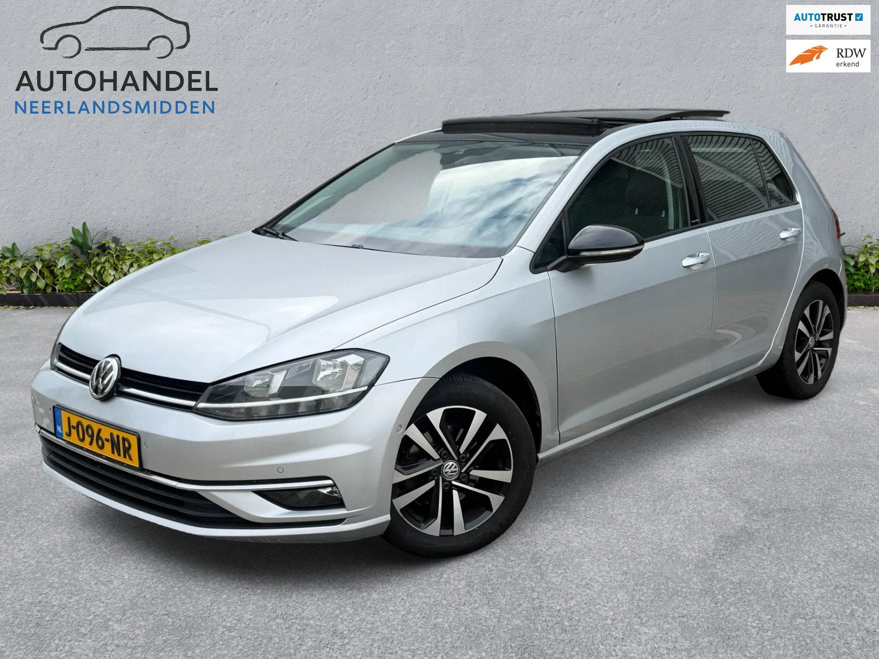 Volkswagen Golf 1.0 TSI highline IQ drive camera pdc pano, Auto's, Stof, Gebruikt, Euro 6, 49 €/maand