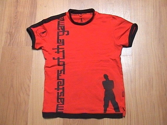 Masters of the game, stoer rood met zwart t-shirt ZGAN, Kinderen en Baby's, Kinderkleding | Maat 128, Ophalen of Verzenden, Zo goed als nieuw