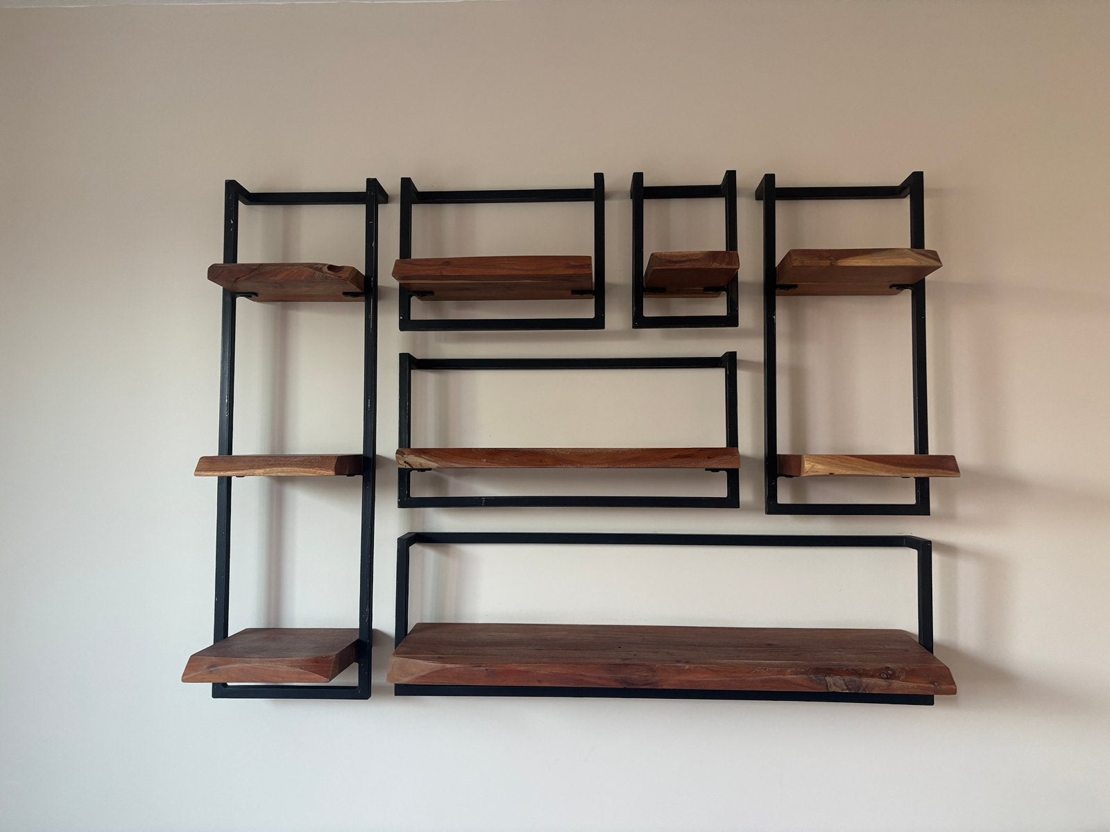 Wandplanken set van mango hout en metaal, Ophalen, Zo goed als nieuw