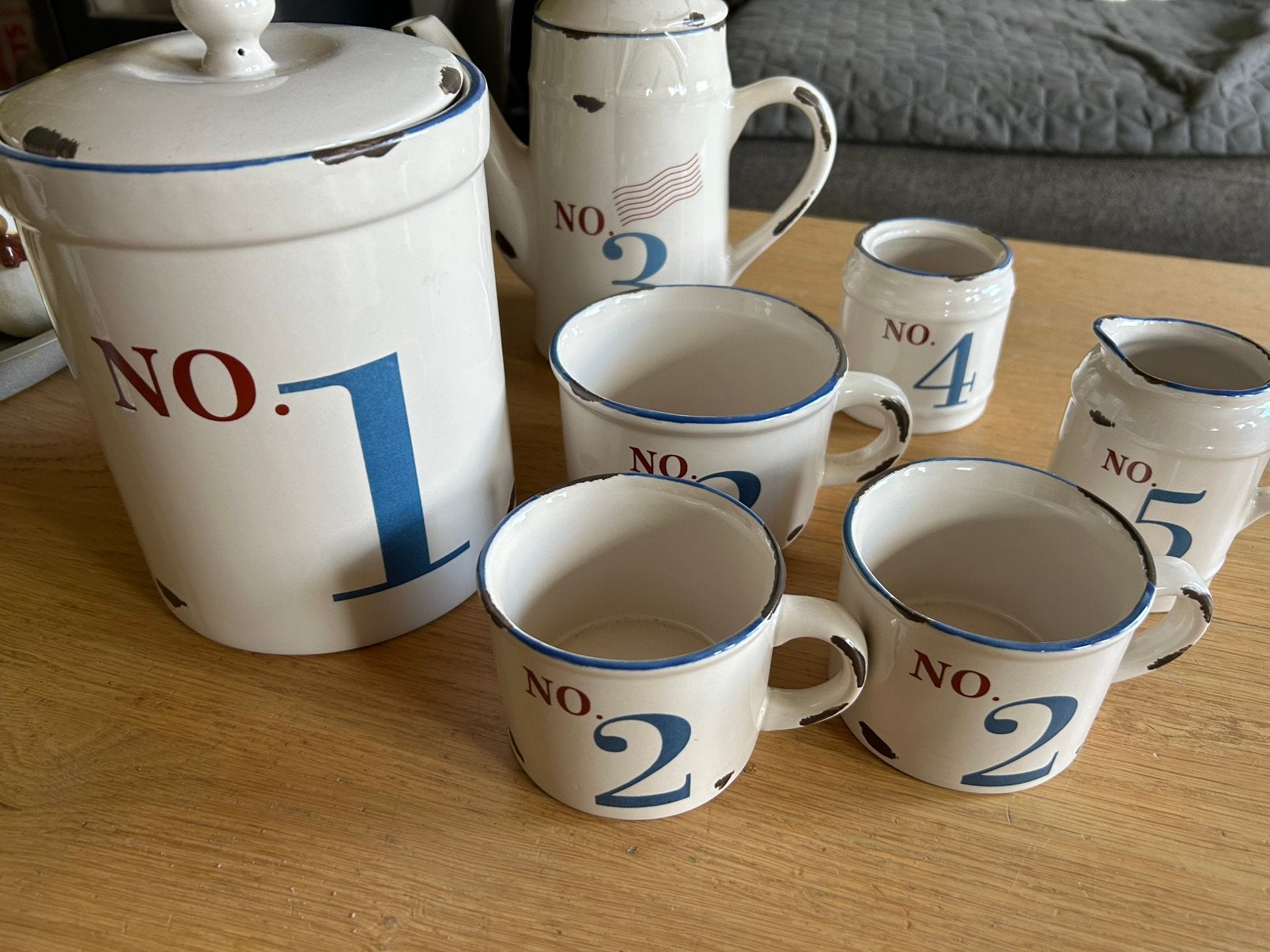 Leuk servies; theepot, mokken, roomstel, pot, Huis en Inrichting, Ophalen, Aardewerk, Overige stijlen, Overige typen