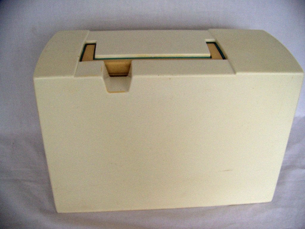 Husqvarna Naaimachine met accessoires en handleiding €45, Hobby en Vrije tijd, Ophalen of Verzenden, Gebruikt, Naaimachine, Husqvarna