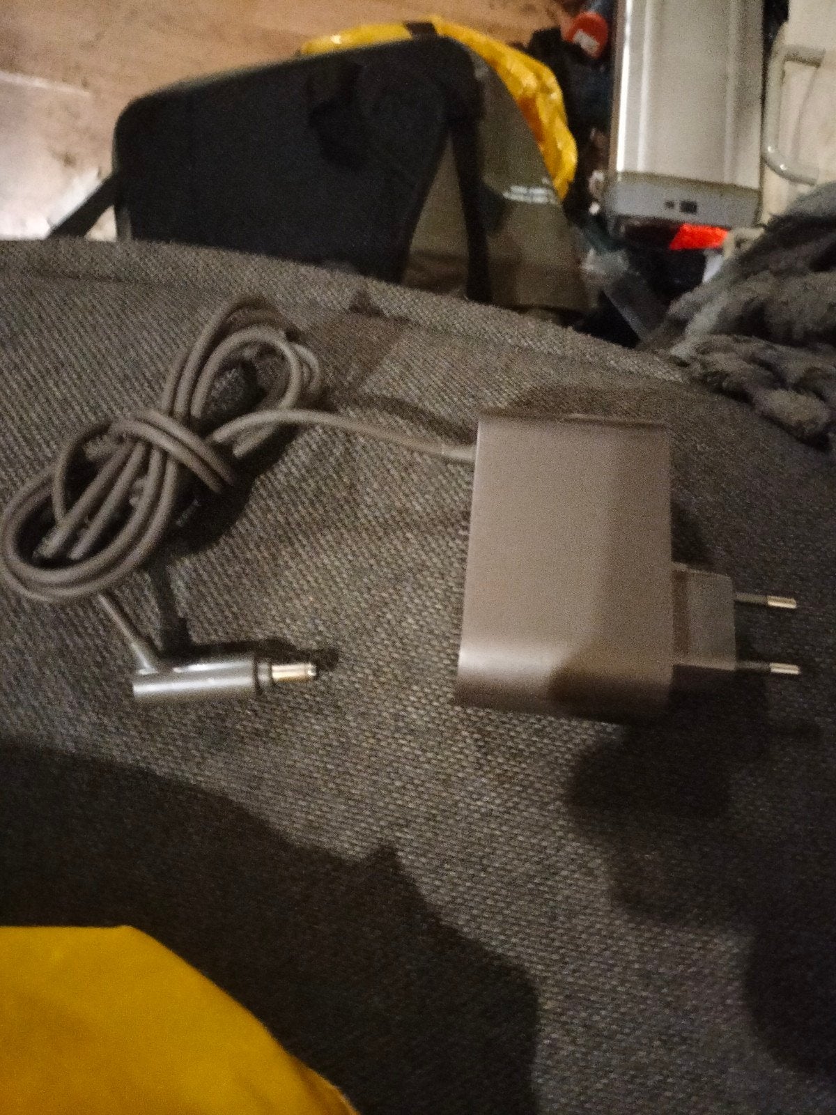 Universele adapter/oplader met 3.5mm jack, Universeel, Gebruikt, Adapter, Ophalen of Verzenden