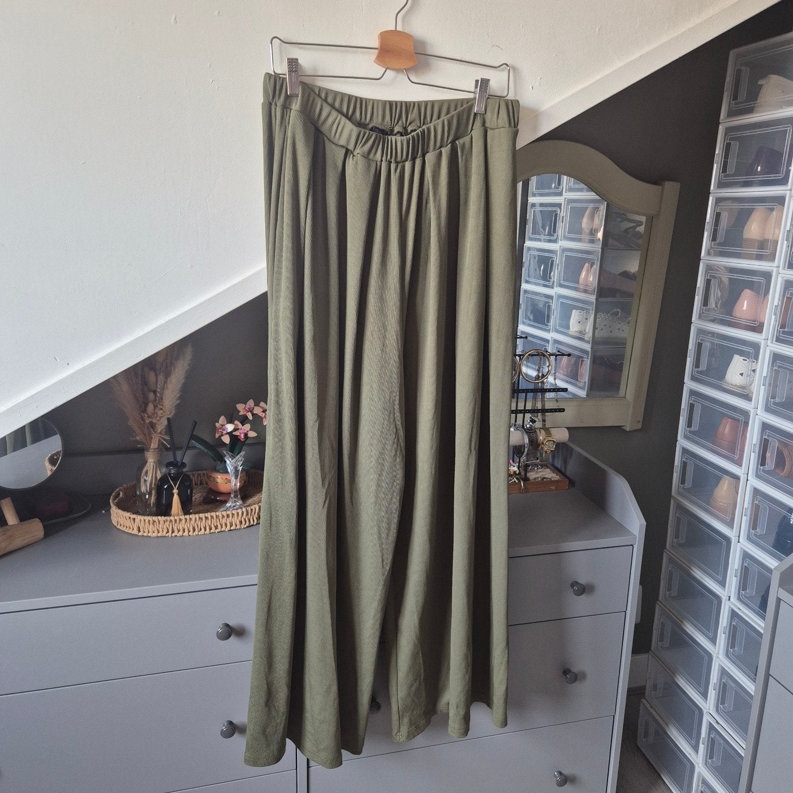 Cider Olijfgroene Plissé Broek Wijde Pijpen - Maat 0XL- 44, Maat 46/48 (XL) of groter, Ophalen of Verzenden, Zo goed als nieuw