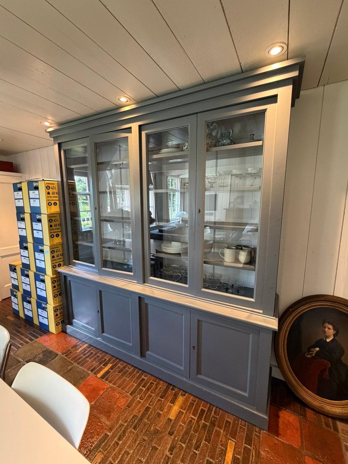 Vitrinekast Royal, Ophalen, Modern, klassiek past vaak in combinatie wit en zwart interieur, 200 cm of meer, 50 tot 75 cm
