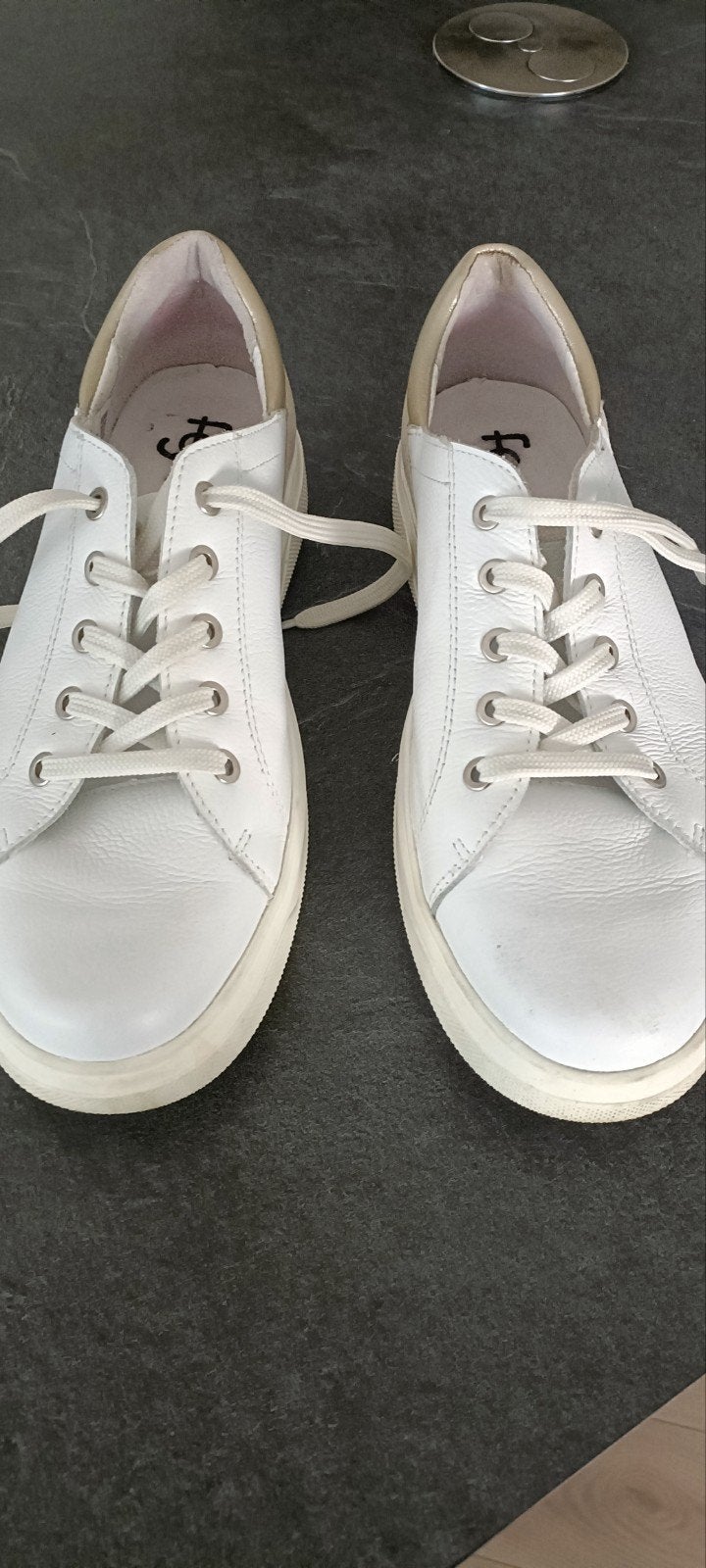 Witte leren Feyn sneakers maat 42 - Zo goed als nieuw, Kleding | Dames, Schoenen, Wit, Ophalen of Verzenden, Sneakers of Gympen