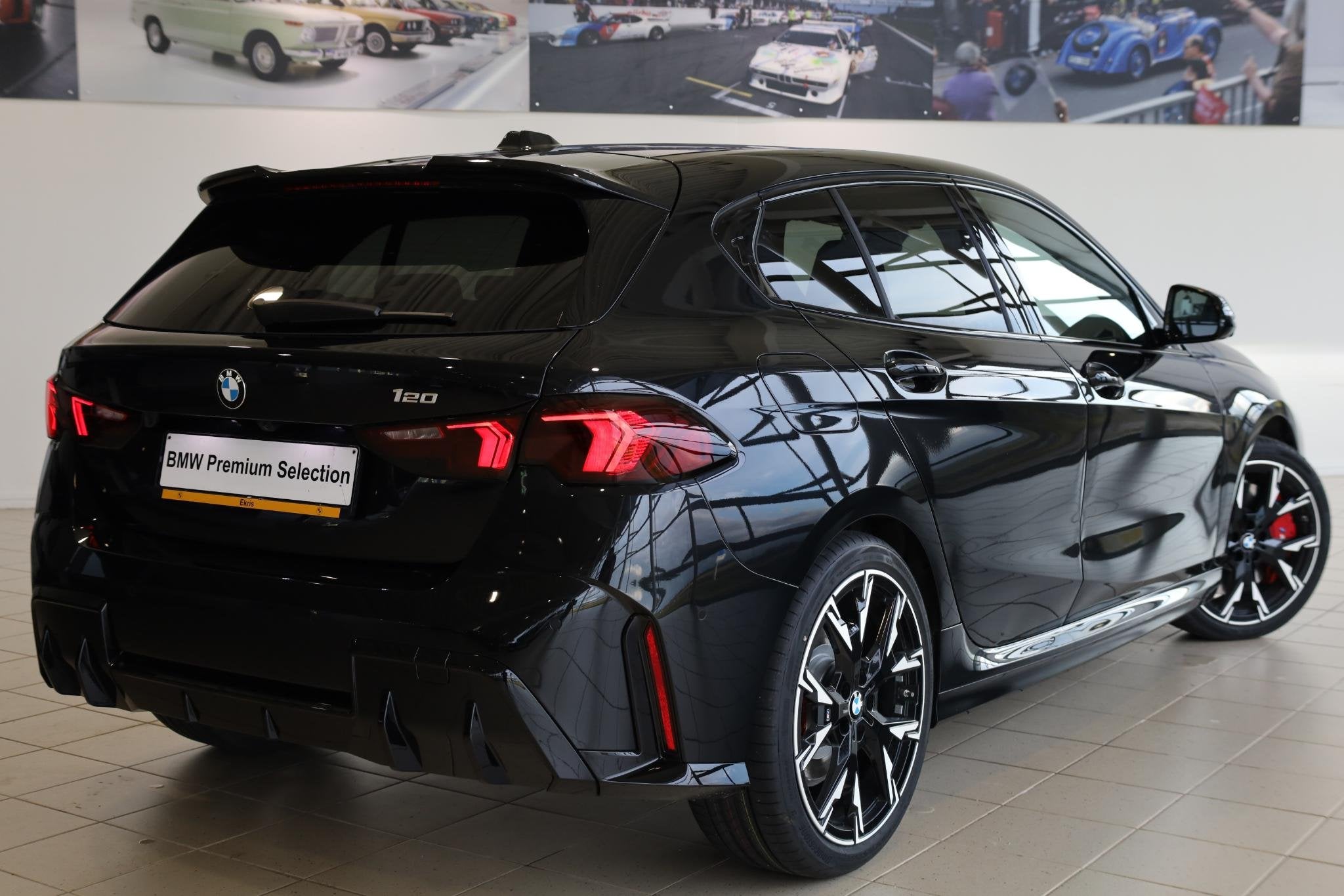 BMW 1 Serie 120 | M Sport Pro | Head-Up Display | Harman Kar, Auto's, BMW, Met garantie (alle), Zwart, Origineel Nederlands, Bedrijf