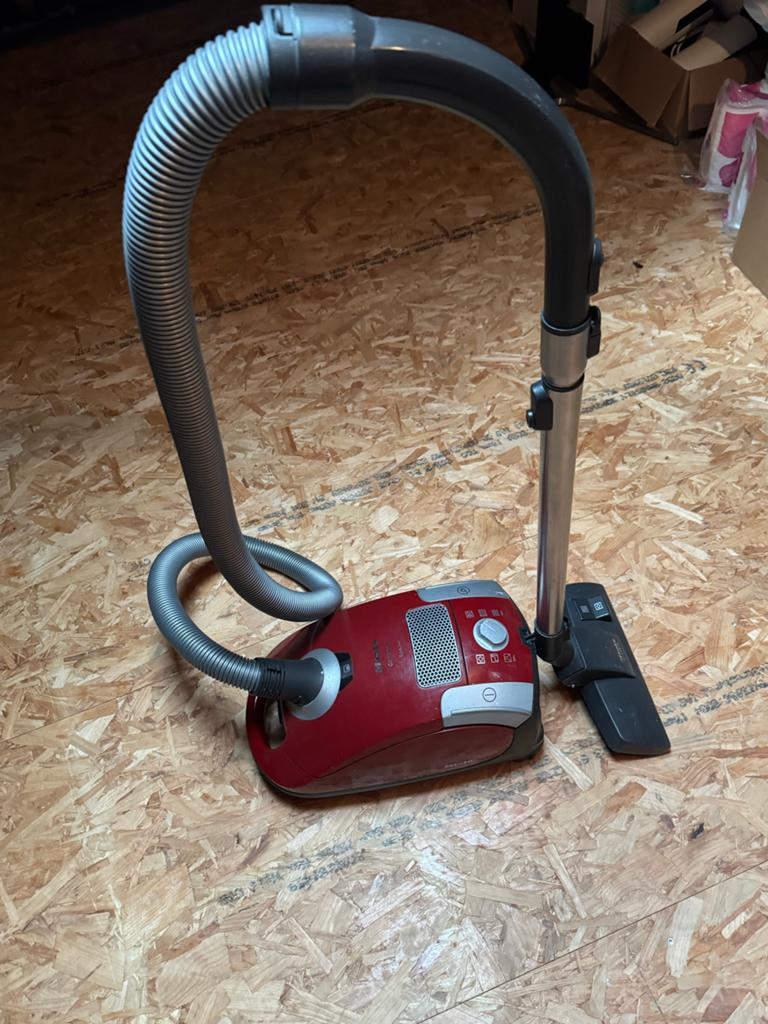Miele Compact C1 EcoLine stofzuiger met accessoires, Witgoed en Apparatuur, Stofzuigers, Inclusief accessoires, Gebruikt, Miele