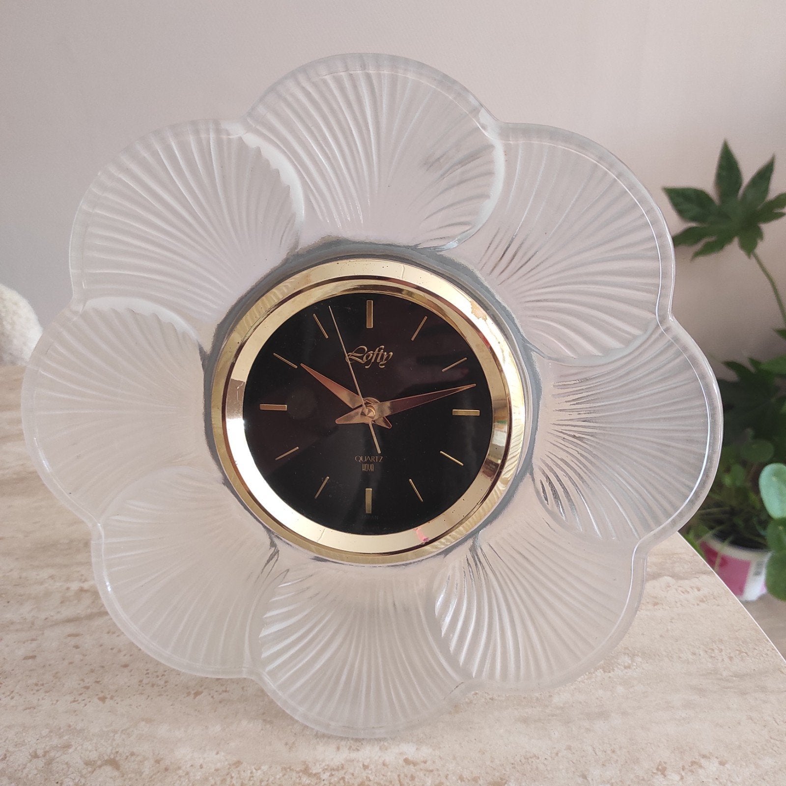 Vintage klok, Huis en Inrichting, Woonaccessoires | Klokken, Wit, Vintage, Analoog, Werkt op batterijen