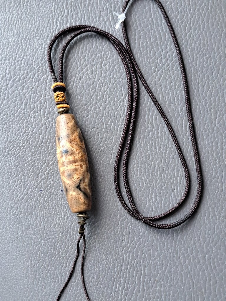 D34 Dzi - Tibetan old Agate 12 eye dzi amulet, Antiek en Kunst, Kunst | Niet-Westerse kunst, Natuurlijk materiaal, Ophalen of Verzenden