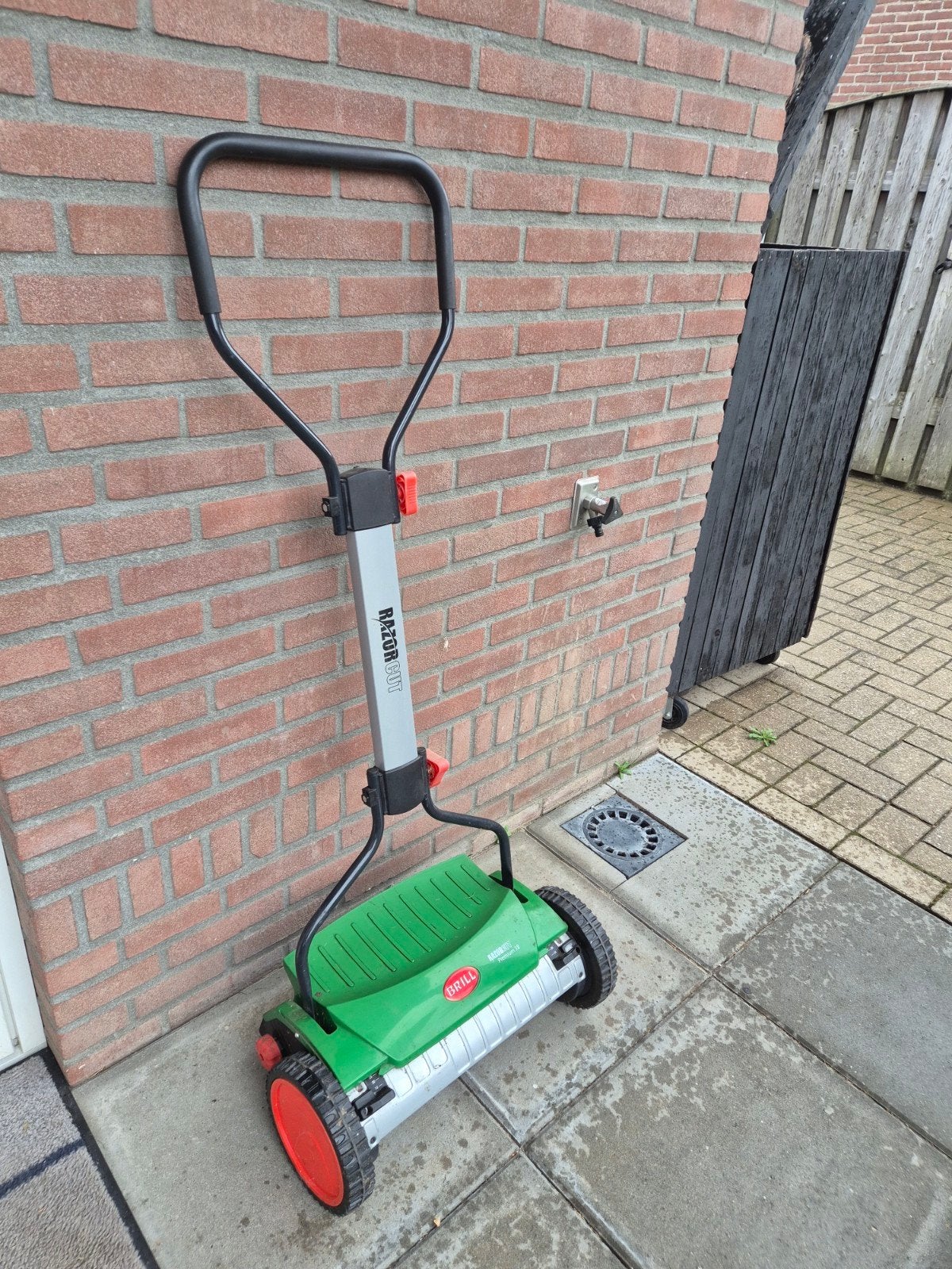 grasmaaier Brill, Ophalen, Zo goed als nieuw