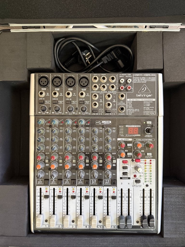 Behringer Xenyx X1204USB mixer in case, Ophalen of Verzenden, Gebruikt, 10 tot 20 kanalen, Microfooningang