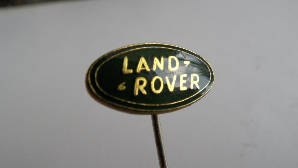 Landrover oldtimerauto speld, Verzamelen, Speldjes, Pins en Buttons, Verzenden, Gebruikt, Merk, Speldje of Pin
