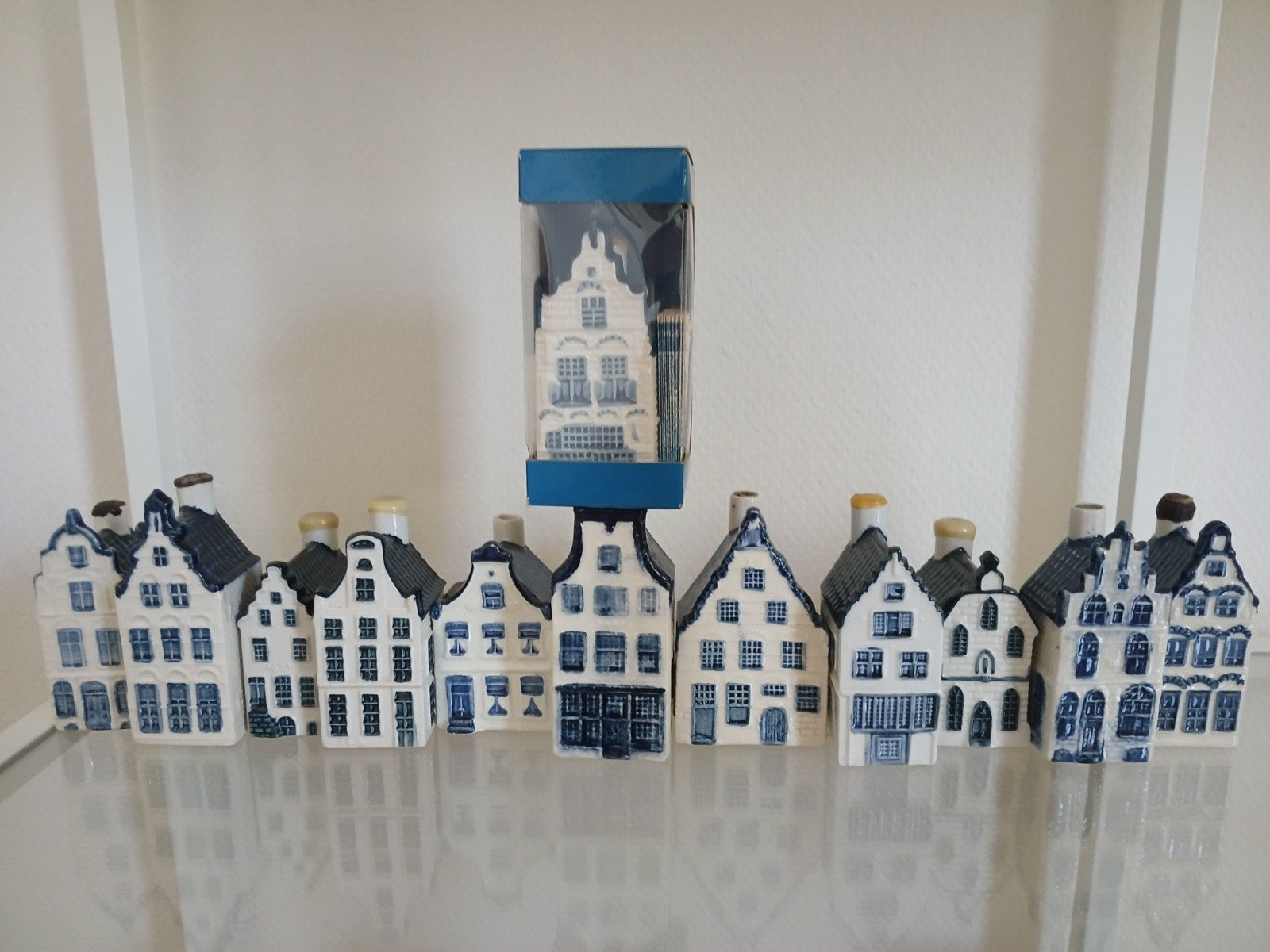 KLM Delfts Blauwe Huisjes Collectie (11 stuks), Verzamelen, KLM Huisjes, Ophalen of Verzenden, Zo goed als nieuw, Gevuld