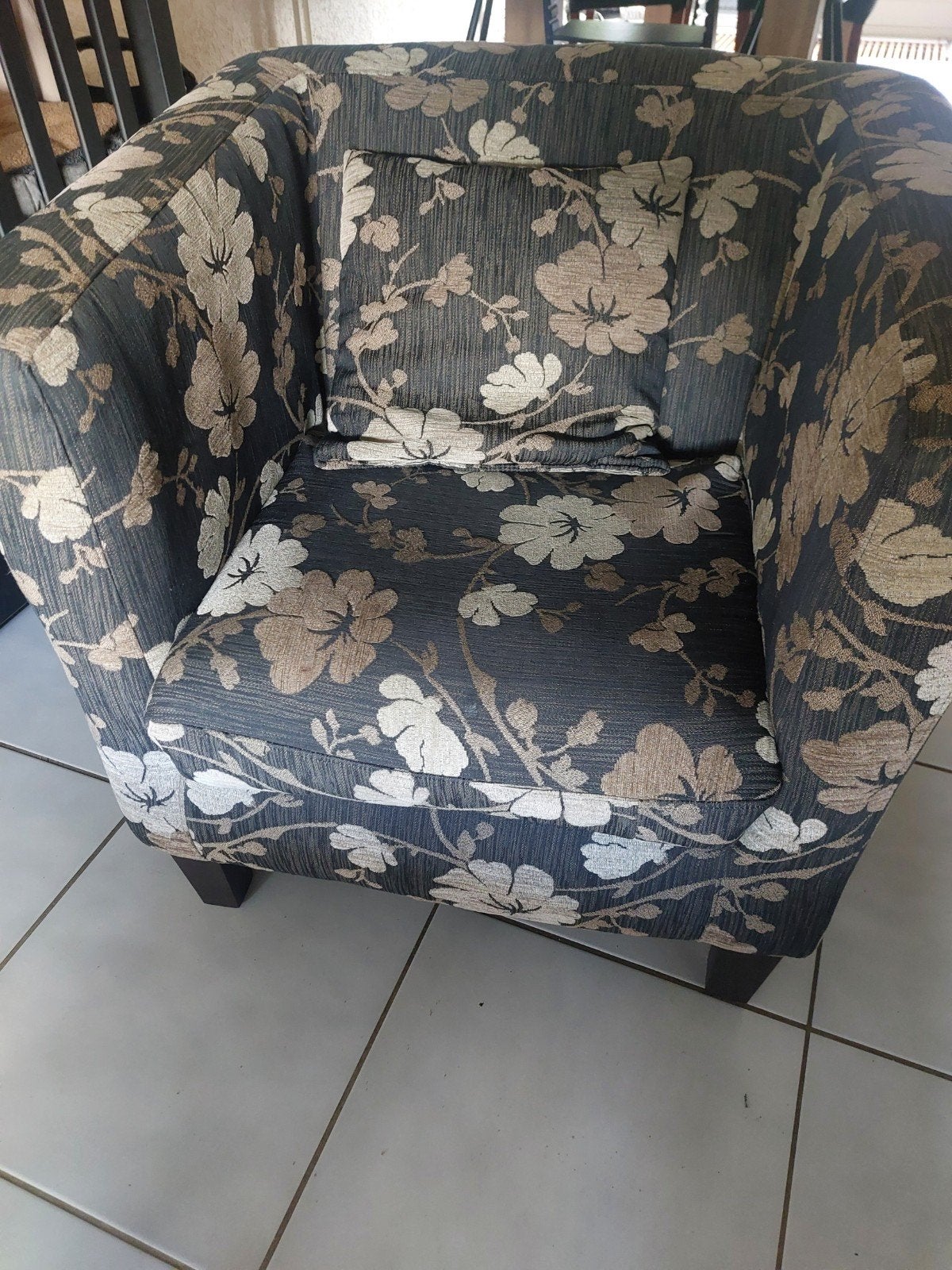 Bloemen fauteuil, Huis en Inrichting, Ophalen, Gebruikt, Stof, 50 tot 75 cm