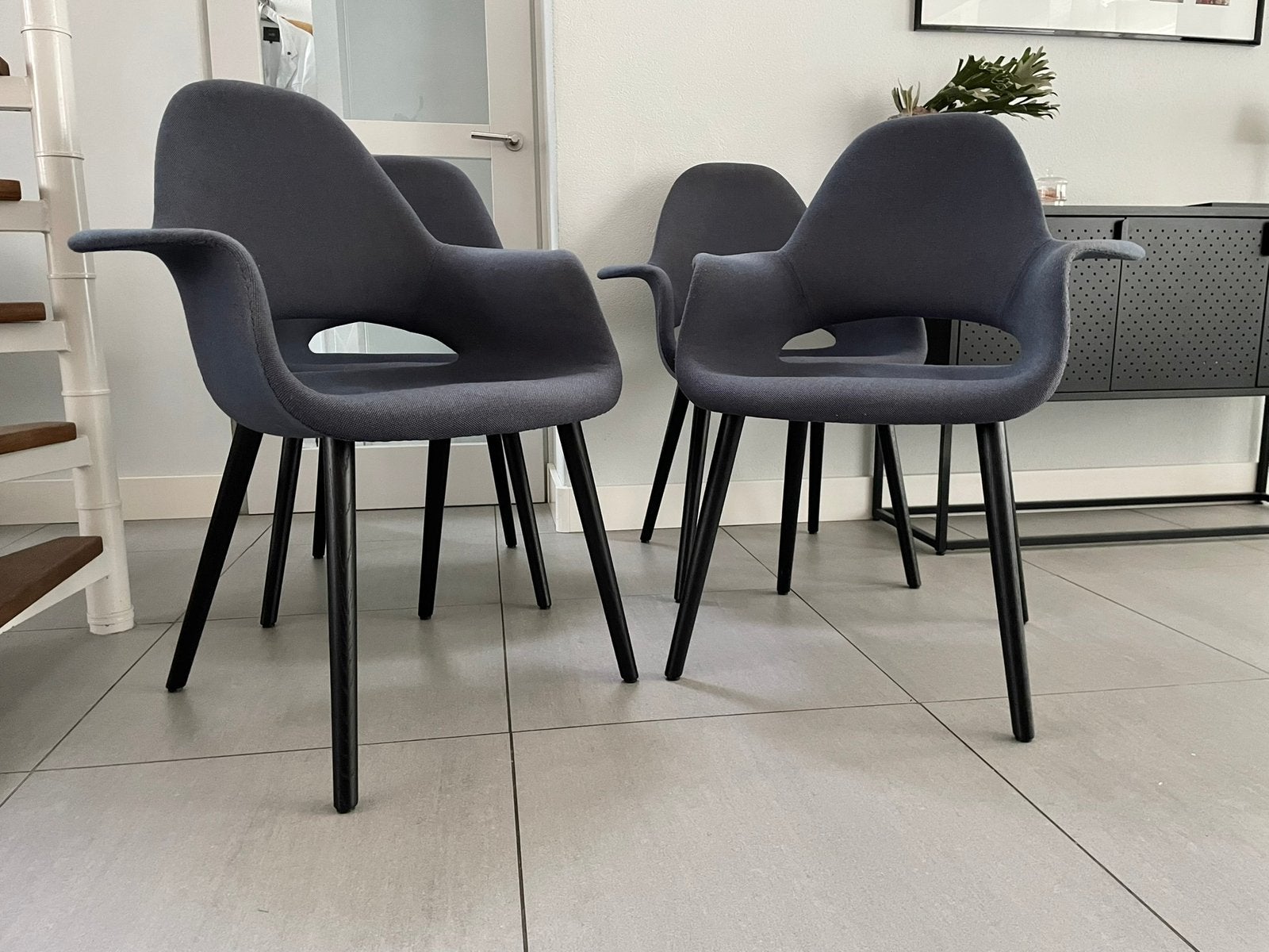 4x Vitra Eames Saarinen organic chair donkerblauw, Gebruikt, Blauw, Nvt, Nvt