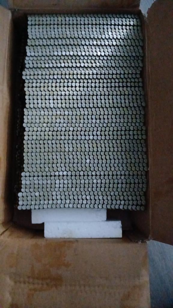 Grote doos spijkers (3000 stuks) - Nieuw - Volop leverbaar, Doe-het-zelf en Verbouw, IJzerwaren en Bevestigingsmiddelen, Ophalen of Verzenden