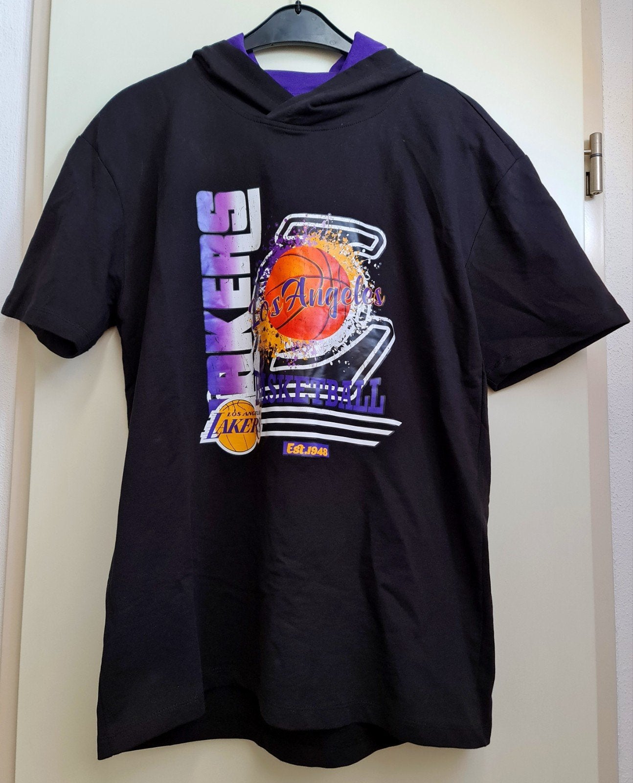 LA LAKERS shirt korte mouw met capuchon maat M nieuw mooi, Sport en Fitness, Basketbal, Ophalen, Zo goed als nieuw, Kleding