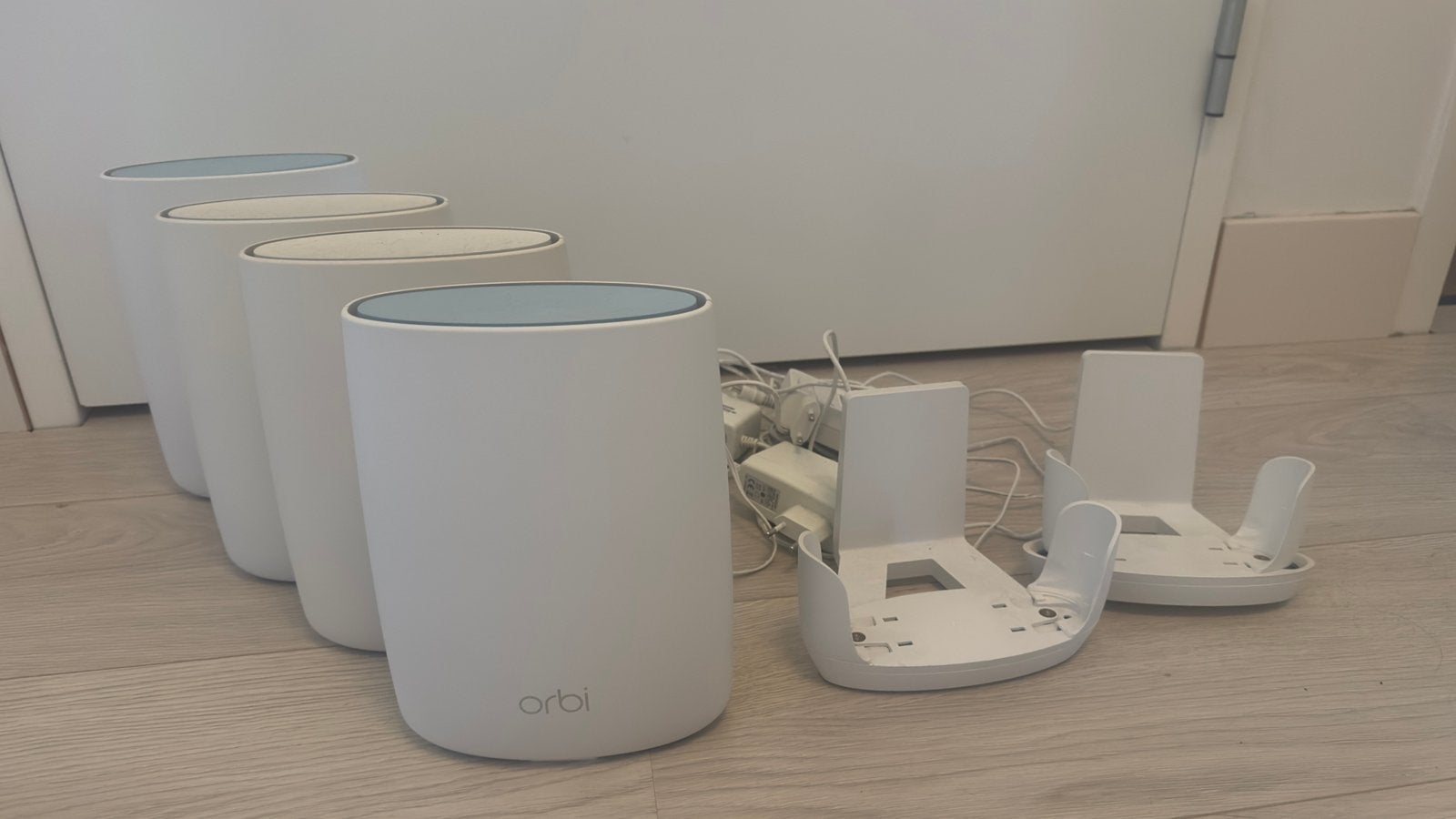 Netgear Orbi router + 3 satellieten : 300Mbps Mesh WiFi, Ophalen, Zo goed als nieuw
