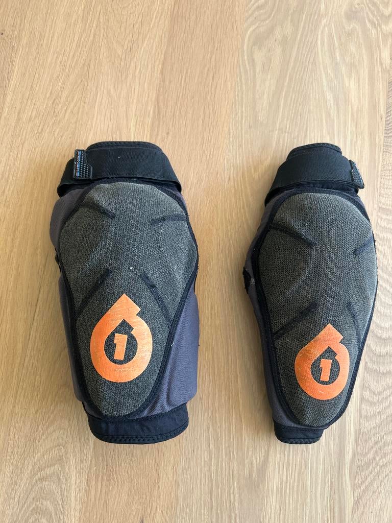 Sixsixone Kniebeschermers MTB / Skaten, Ophalen of Verzenden, Gebruikt