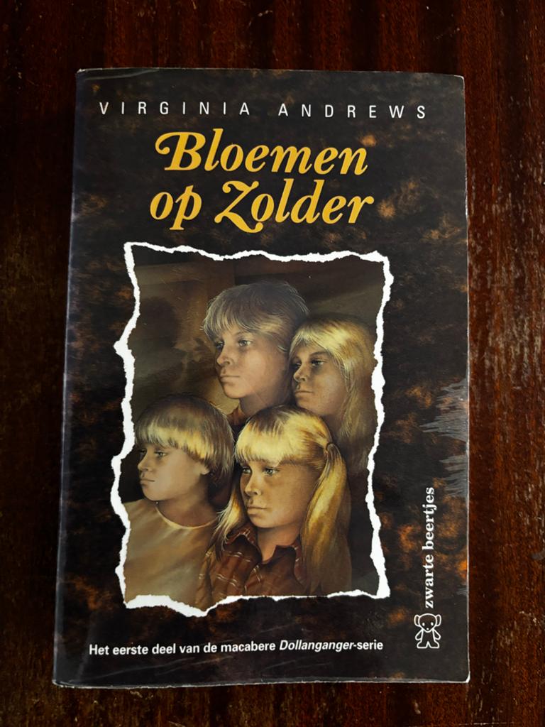 Bloemen op Zolder - Virginia Andrews (Dollanganger-serie), Boeken, Ophalen of Verzenden, Gelezen, Nederland