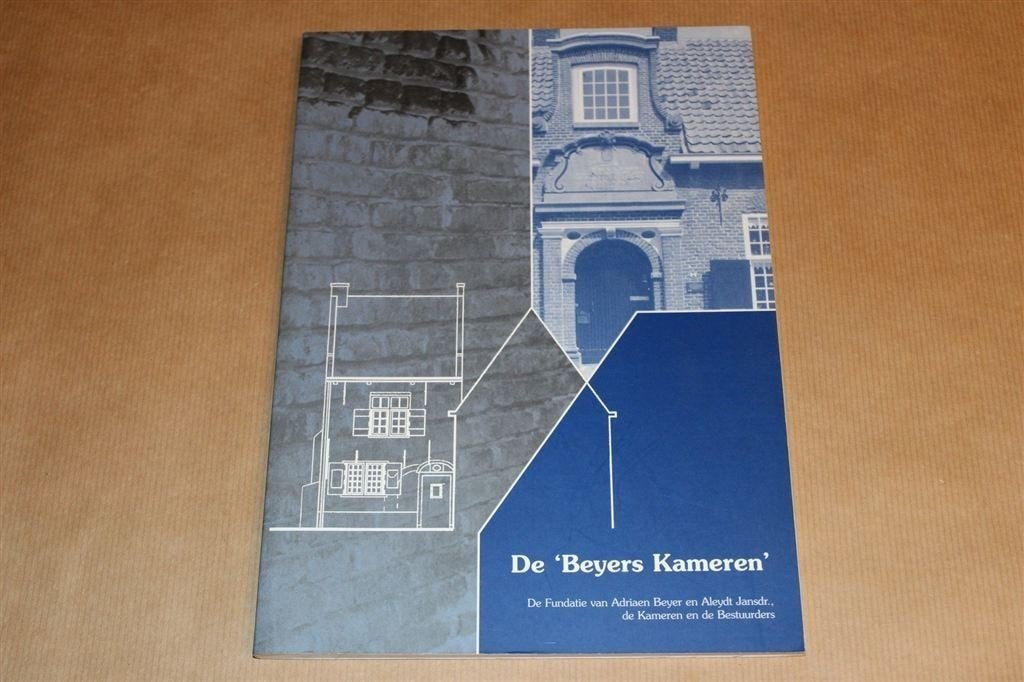 De Beyers Kameren — Utrechtse Fundatie en Restauratie 2000, Ophalen of Verzenden, Zo goed als nieuw
