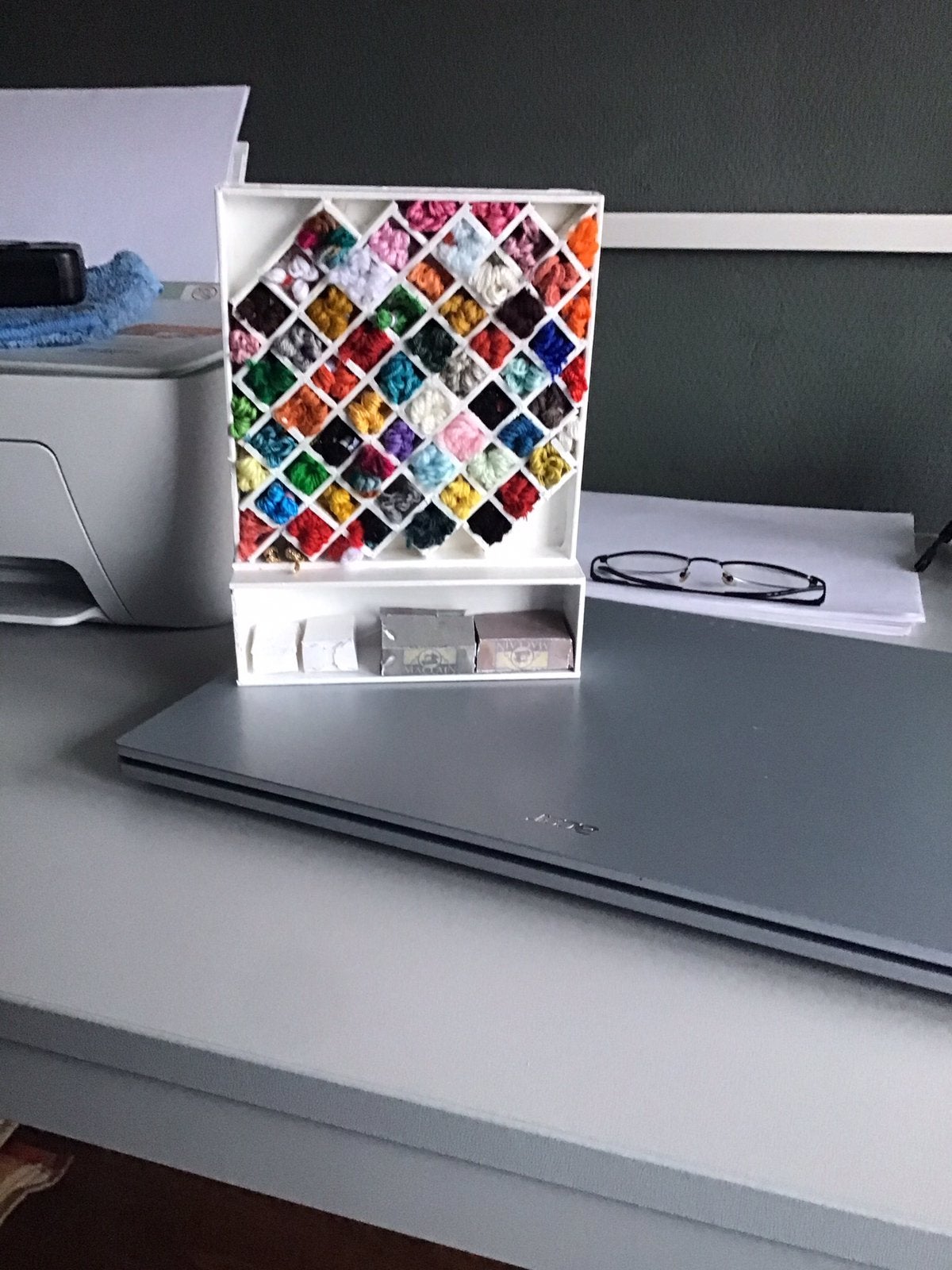 Poppenhuis kast gevuld met wol, Ophalen of Verzenden, Zo goed als nieuw, Poppenhuis