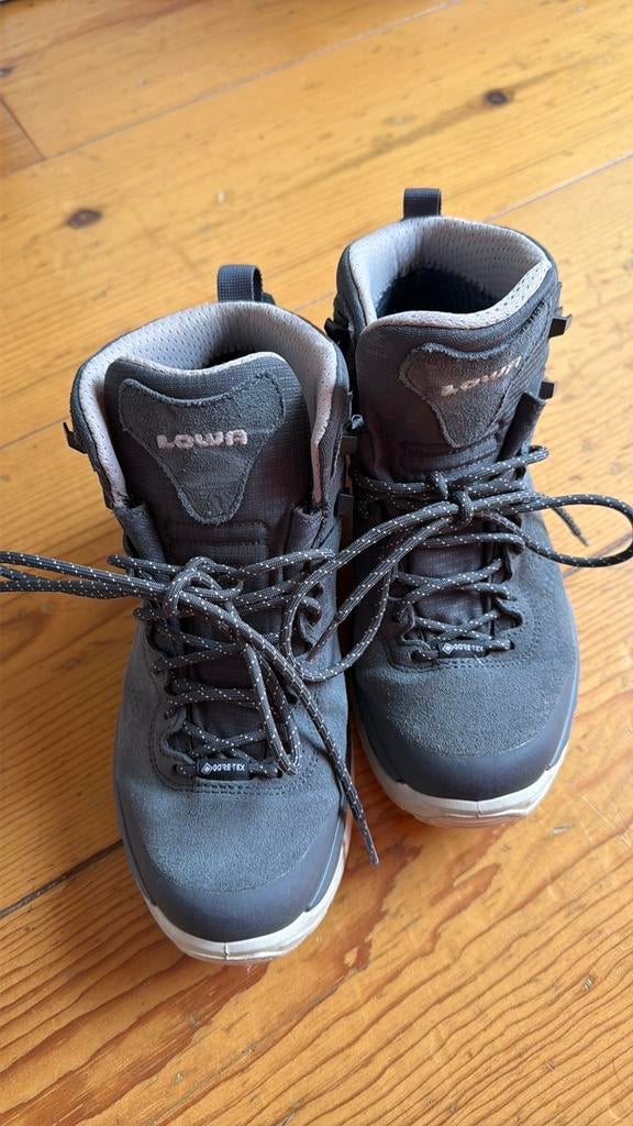 Lowa Gore-Tex Wandelschoen maat 38 zgan, Verzenden, Zo goed als nieuw, Schoenen
