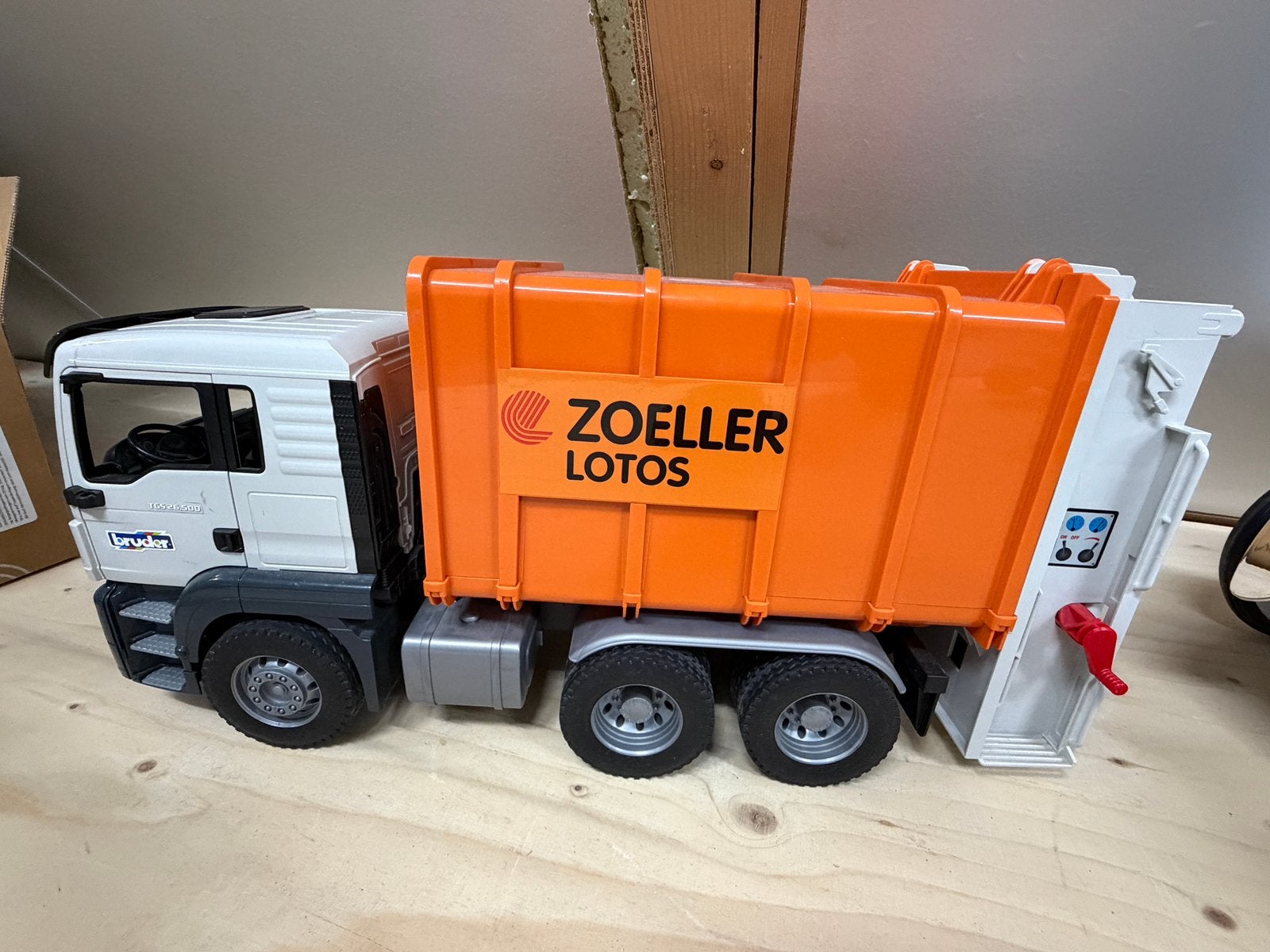 Bruder container vrachtwagen/ vuilniswagen, Ophalen of Verzenden, Gebruikt
