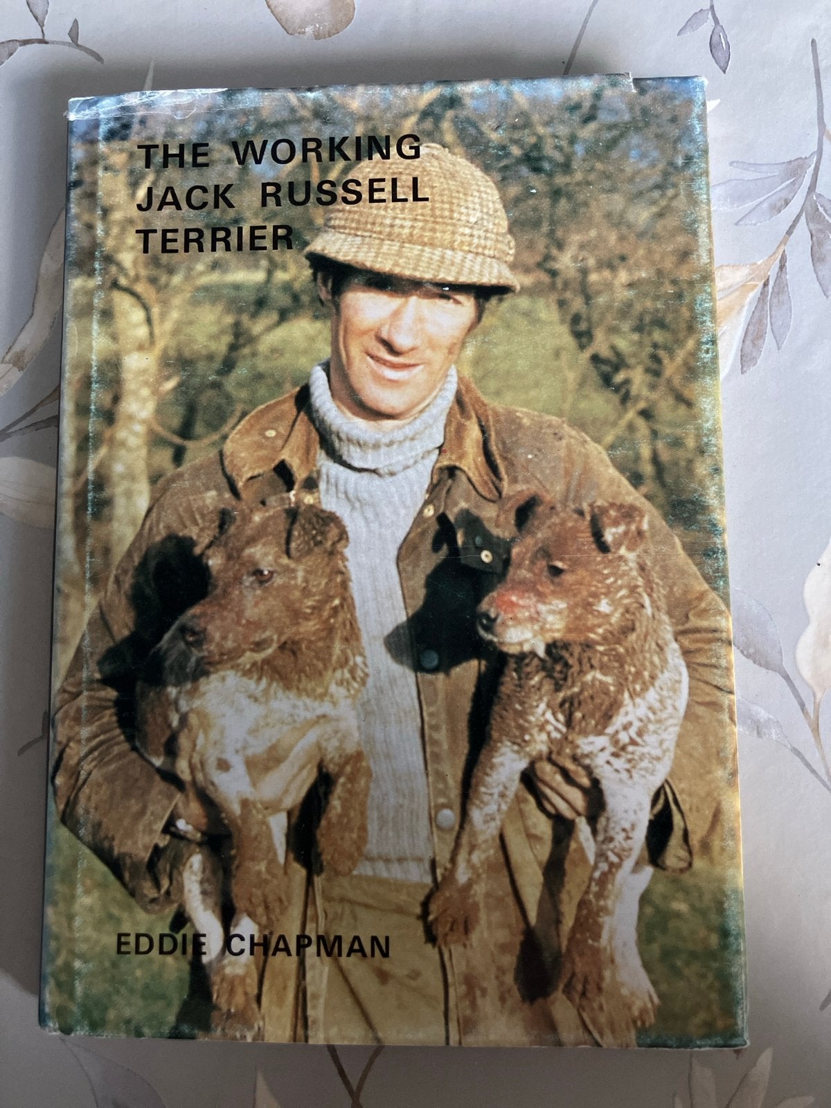 Gesigneerd boek: The Working Jack Russell Terrier (1985), Ophalen, Zo goed als nieuw, Honden
