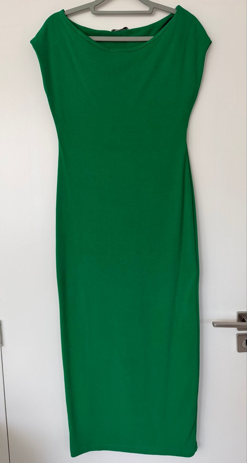 Zara Groene Jurk Maat L strak model, Maat 42/44 (L), Ophalen of Verzenden, Zo goed als nieuw, Onder de knie