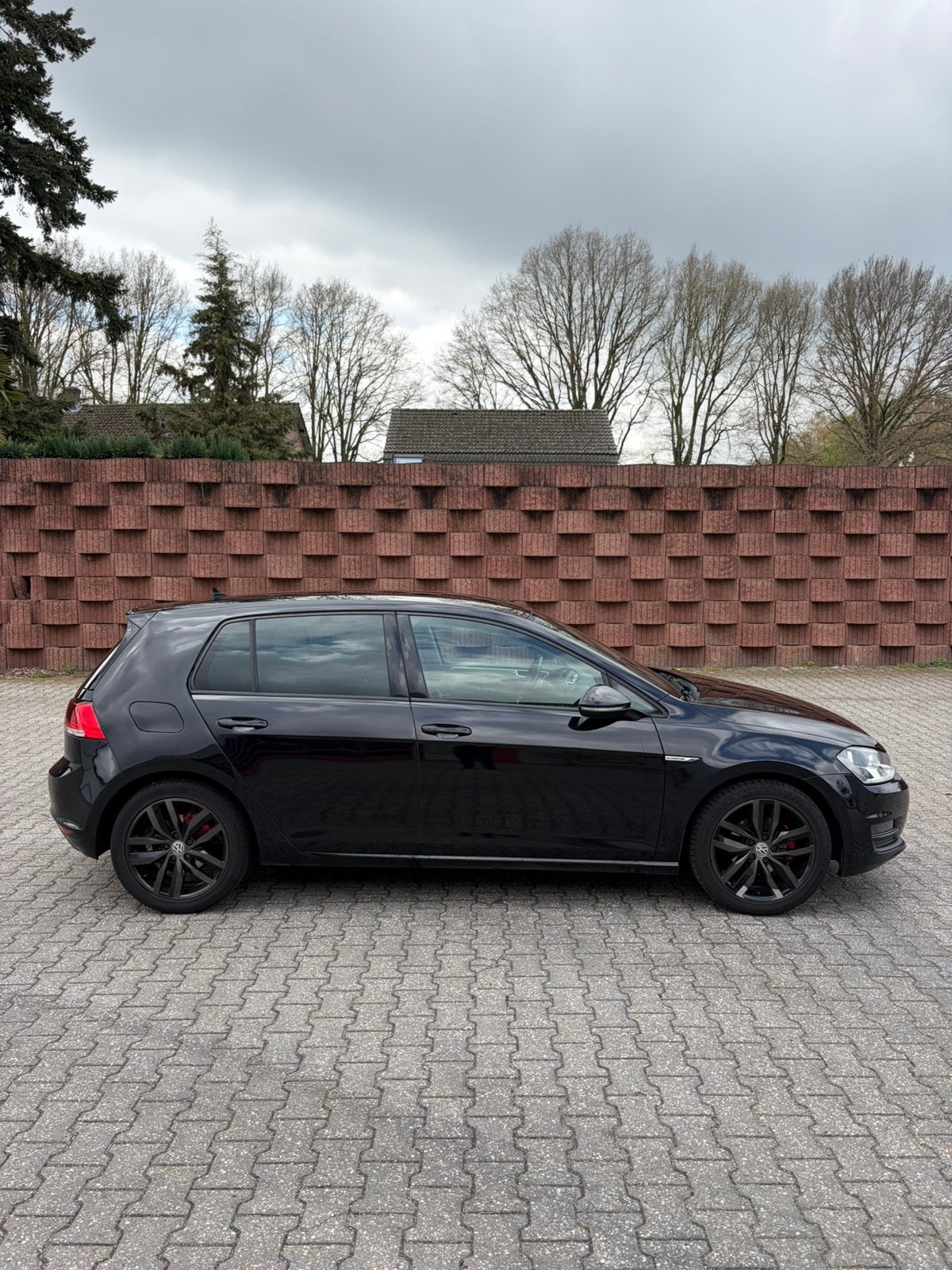 Volkswagen Golf 1.0 TSI 85KW DSG 5D 2015 Zwart, Auto's, 1154 kg, 620 kg, Origineel Nederlands, 115 pk