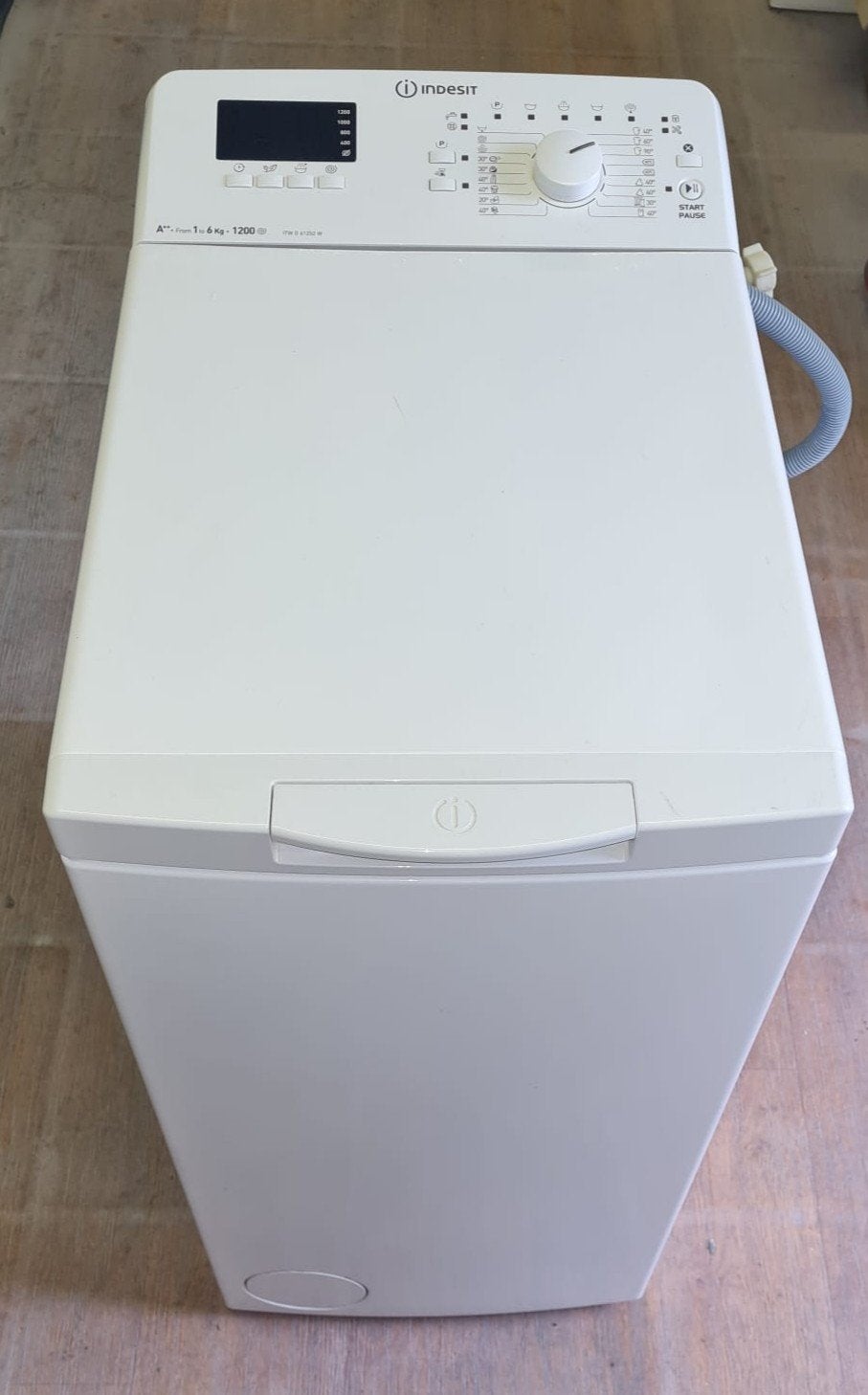 Wasmachine indesit bovenlader, Witgoed en Apparatuur, Wasmachines, Ophalen, 1200 tot 1600 toeren, 85 tot 90 cm