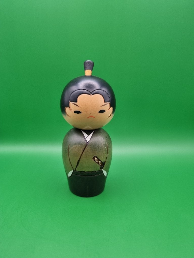 Mooie Samoerai Kokeshi van Usaburo, Hout, Ophalen of Verzenden, 15 cm, Japan