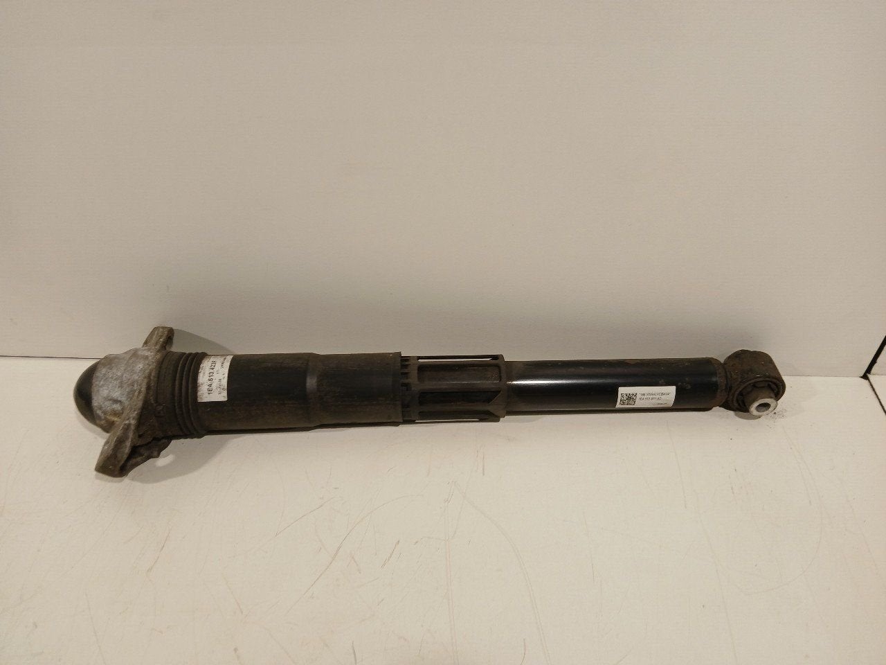 Schokbreker links achter Volkswagen ID.3, Auto-onderdelen, Onderdelen@venauto.nl, Van der Ven Autorecycling B.V., Gebruikt, Ettenseweg 76, 4706 PB Roosendaal, The Netherlands