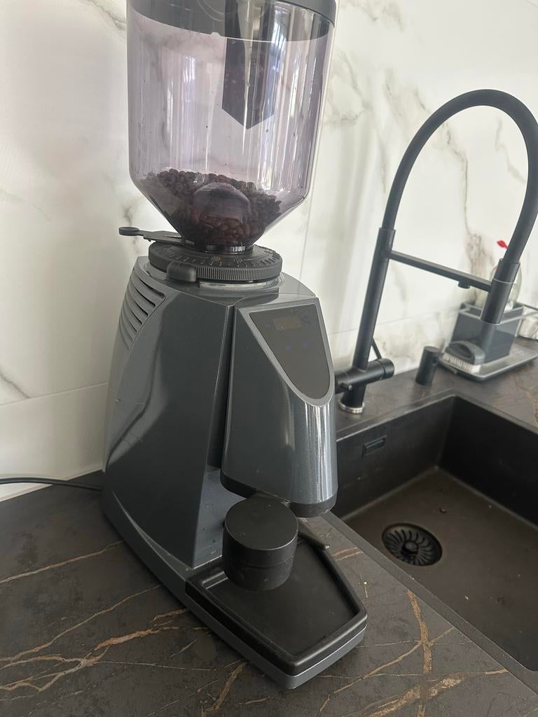 La San Marco Koffiemolen Bonenmaler 230V Horeca, Overige modellen, 10 kopjes of meer, Zo goed als nieuw, Koffiebonen