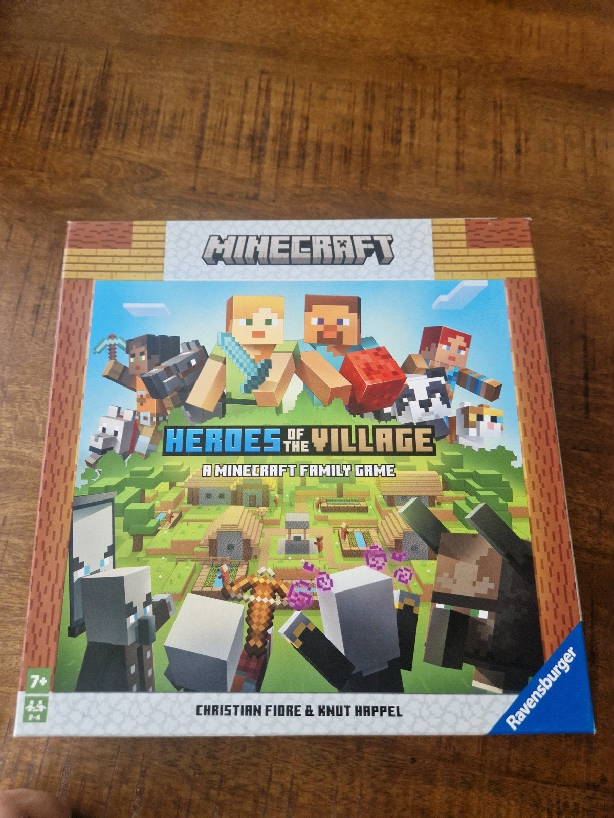 Minecraft Heroes of the Village - Familiespel, Drie of vier spelers, Ophalen of Verzenden, Zo goed als nieuw, Ravensburger