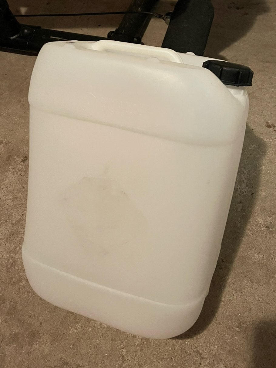 Jerrycans 20L, Ophalen, Zo goed als nieuw, Plant(en), Steen of Hout
