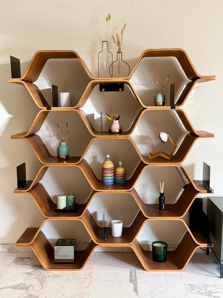 MADE hexagon / honingraat kast, Met plank(en), Gebruikt, 100 tot 150 cm, 25 tot 50 cm
